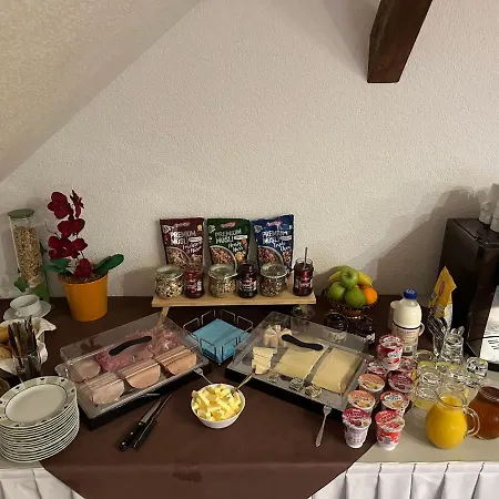 ゲストハウス Zur Wartburg 3*