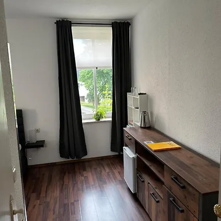 ゲストハウス Zur Wartburg 3*