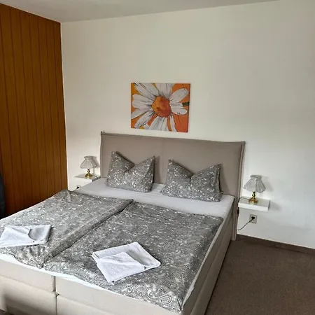 ゲストハウス Zur Wartburg